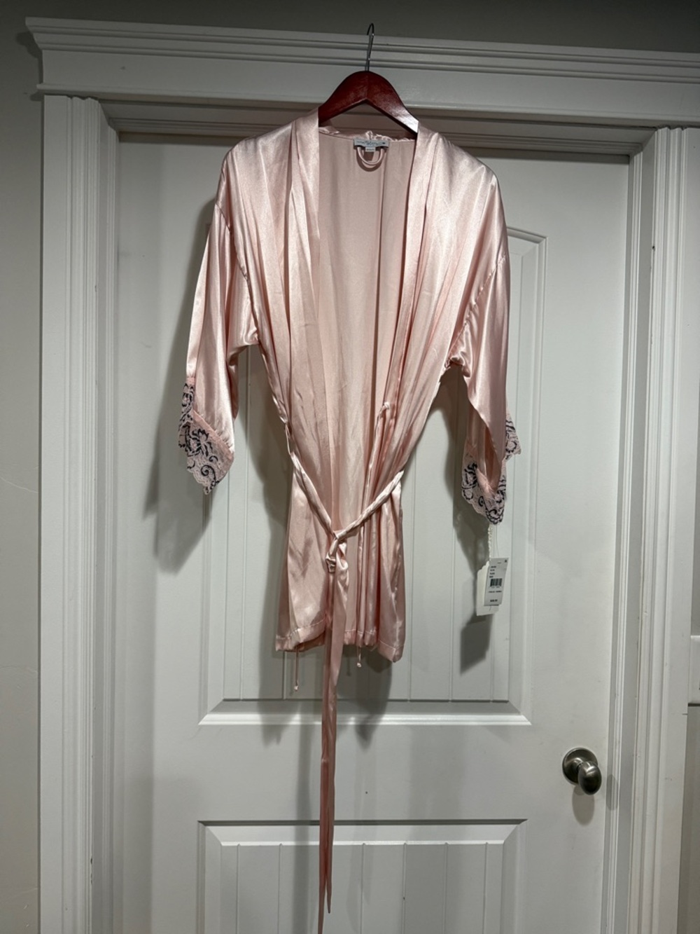 In Bloom By Jonquil Satin Robe with Embroidered Cuffs Size M/L.